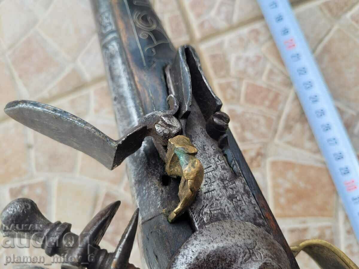 Licitație pistol, pistolet, cu cremene