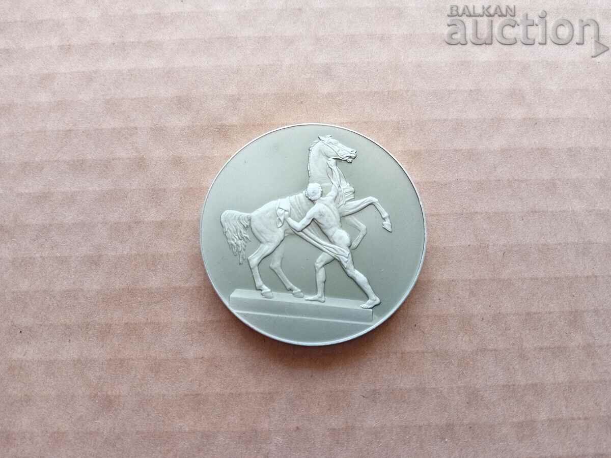 Auction USSR plaque sculptor Anichkoviya bridge Leningrad Auction USSR plaque sculptor Anichkoviya bridge Leningrad