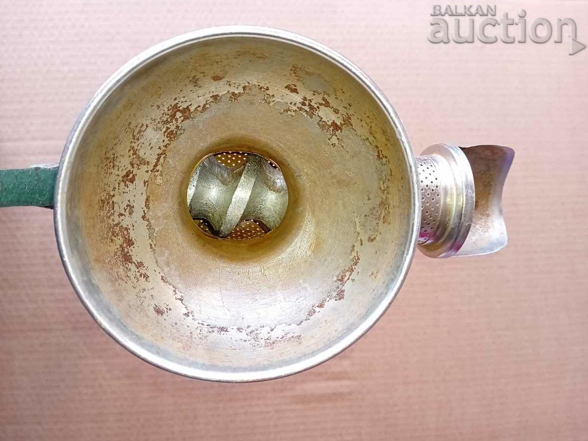 Delivery of Old tomato grinder tomato grinder