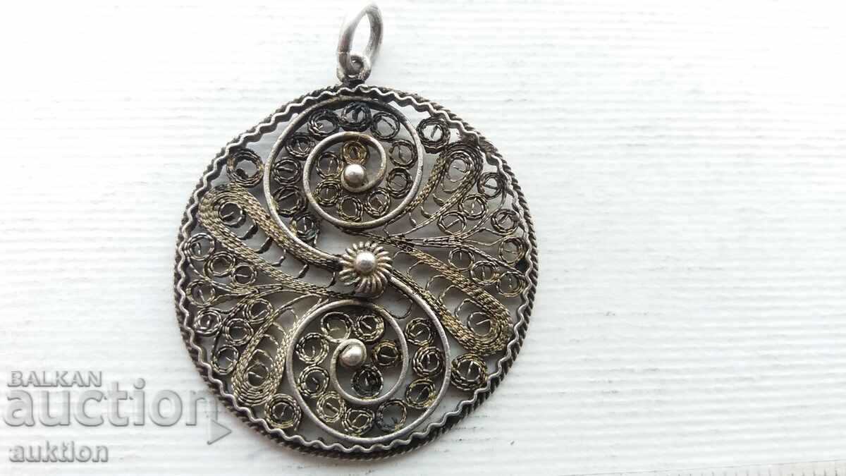 Delivery of silver pendant, filigree necklace