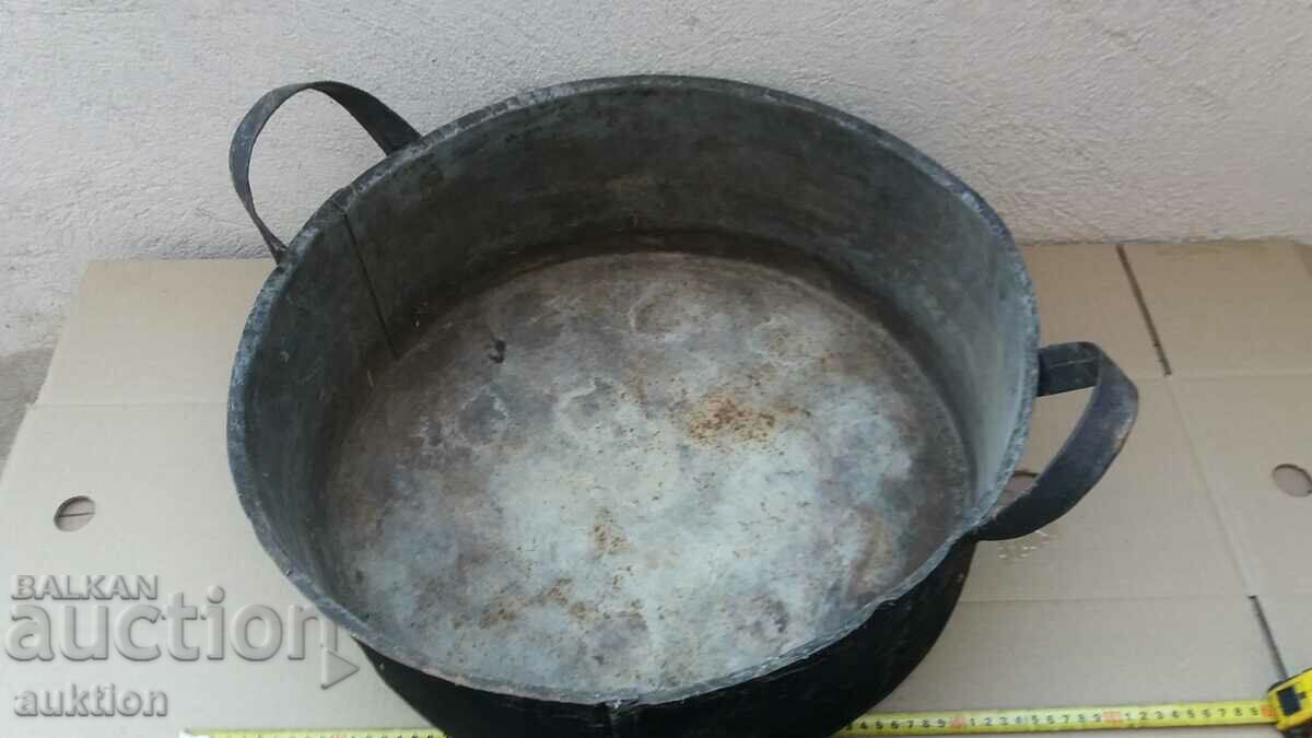 OLD LARGE SOLID PAN FOR LAMB, LUTENICE, ETC. - 5 OLD LARGE SOLID PAN FOR LAMB, LUTENICE, ETC. - 5