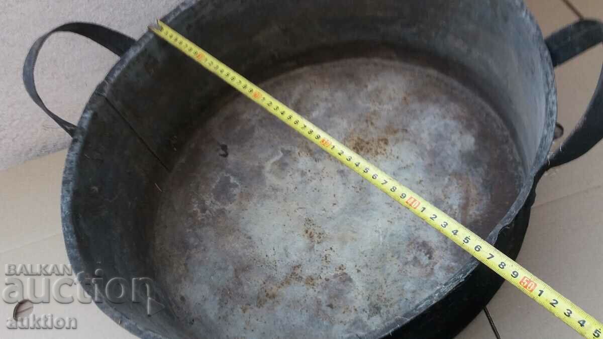 OLD LARGE SOLID PAN FOR LAMB, LUTENICE, ETC. - 6 OLD LARGE SOLID PAN FOR LAMB, LUTENICE, ETC. - 6