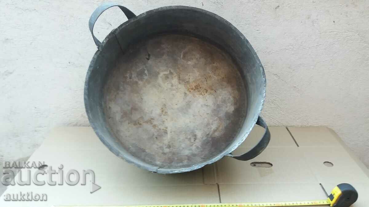 OLD LARGE SOLID PAN FOR LAMB, LUTENICE, ETC.