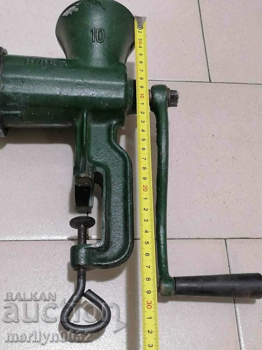 Delivery of Old meat grinder, cast iron grinder Romania Delivery of Old meat grinder, cast iron grinder Romania