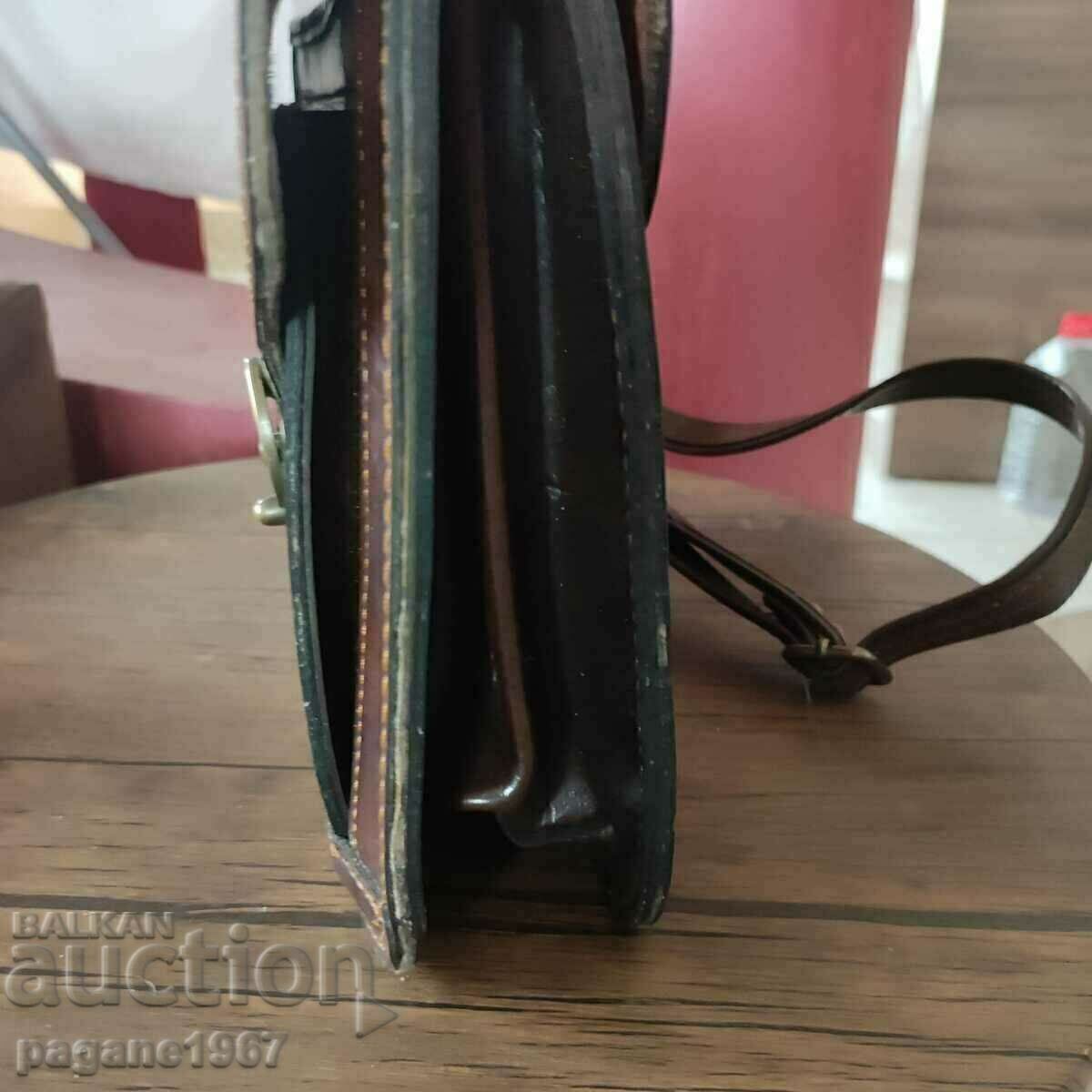 Delivery of Genuine leather handbag Delivery of Genuine leather handbag