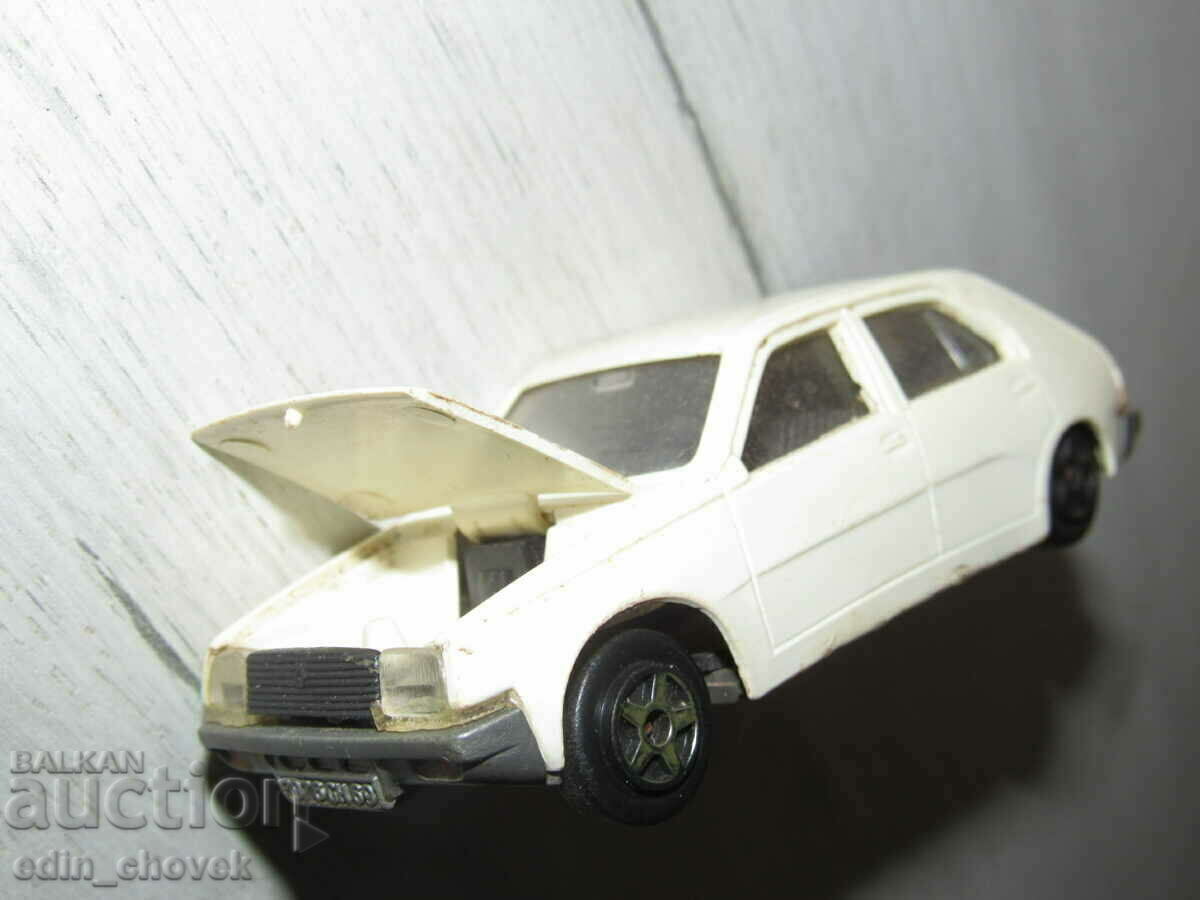 1/43 Norev France Renault 14 TL white