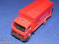 1/50 Solido France fire brigade Mercedes.