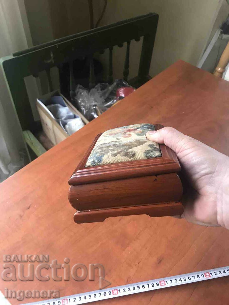 Auction WOODEN FABRIC MIRROR BOX FOR LADIES Auction WOODEN FABRIC MIRROR BOX FOR LADIES