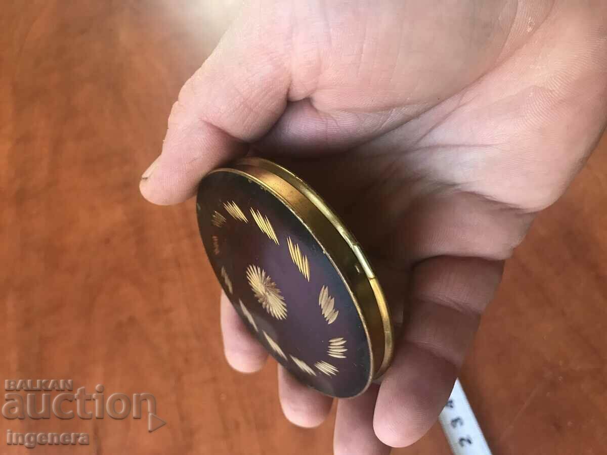 Delivery of BOX BOX METAL POWDER POWDER BOX MIRROR FOR LADIES Delivery of BOX BOX METAL POWDER POWDER BOX MIRROR FOR LADIES