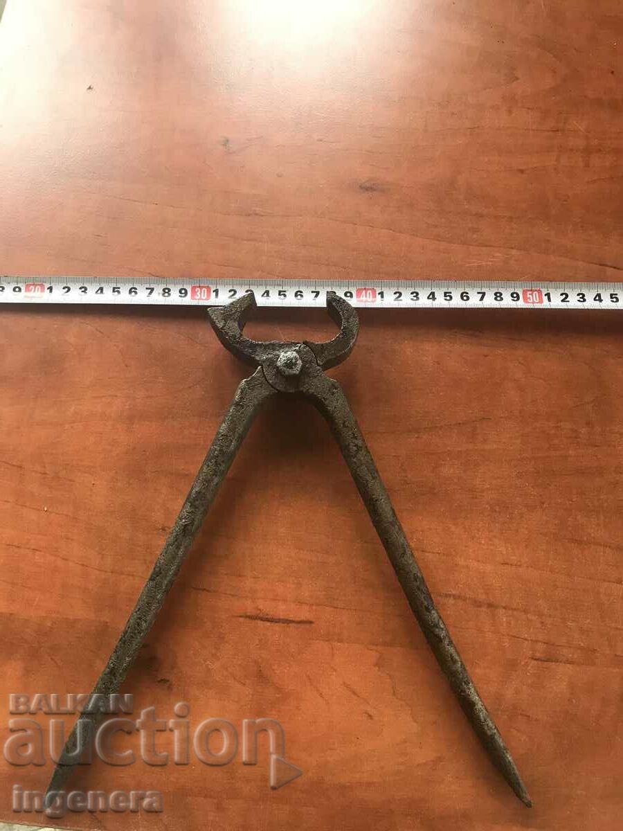 TILE FORGED PLIERS LARGE TOOL HORSE PLIERS with price 22.00 BGN | € 11.25 TILE FORGED PLIERS LARGE TOOL HORSE PLIERS with price 22.00 BGN | € 11.25
