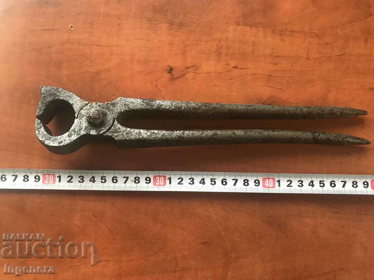 Delivery of TILE FORGED PLIERS LARGE TOOL HORSE PLIERS Delivery of TILE FORGED PLIERS LARGE TOOL HORSE PLIERS