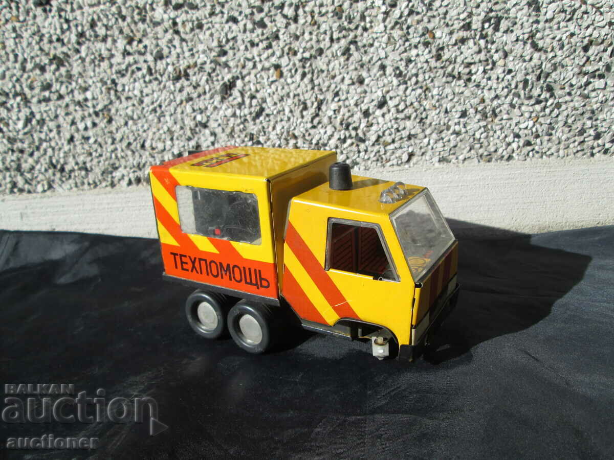 METAL RARE TRUCK TECHNICAL ASSISTANCE REDUGA MT-14 USSR - 6 METAL RARE TRUCK TECHNICAL ASSISTANCE REDUGA MT-14 USSR - 6