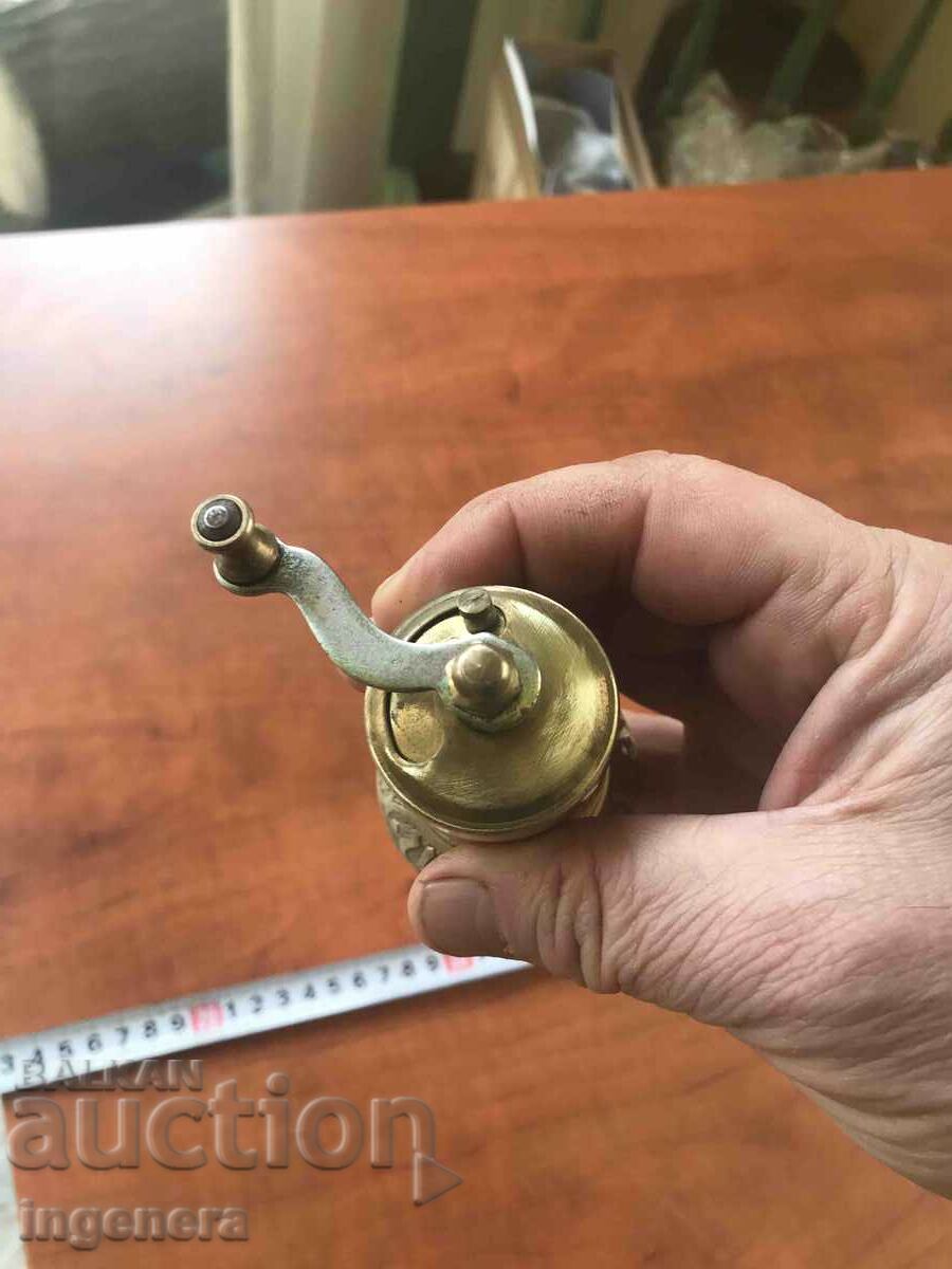 Auction GRINDER GRINDER FOR SPICES ETC.-BRONZE Auction GRINDER GRINDER FOR SPICES ETC.-BRONZE