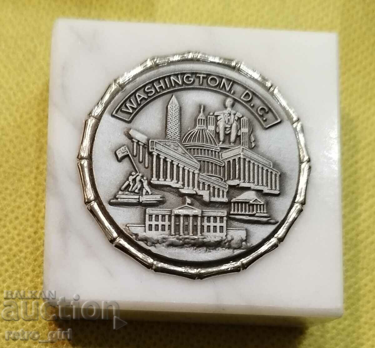 I am selling an old award plaque. with price 19.90 BGN | € 10.17 I am selling an old award plaque. with price 19.90 BGN | € 10.17