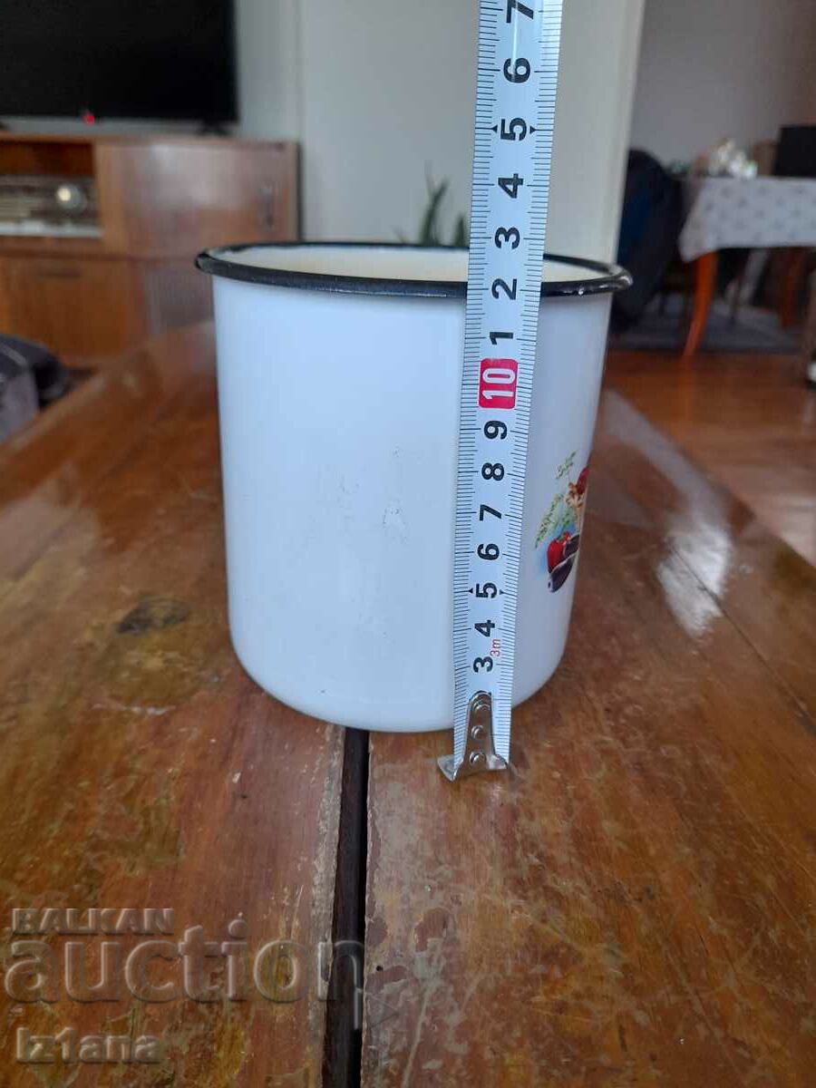 Delivery of Old enameled jug, cup Delivery of Old enameled jug, cup