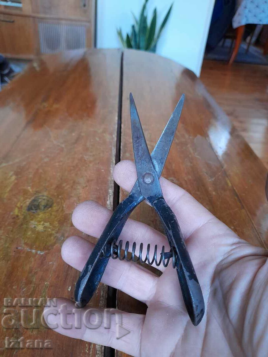 Old scissors, scissors with price 32.00 BGN | € 16.36