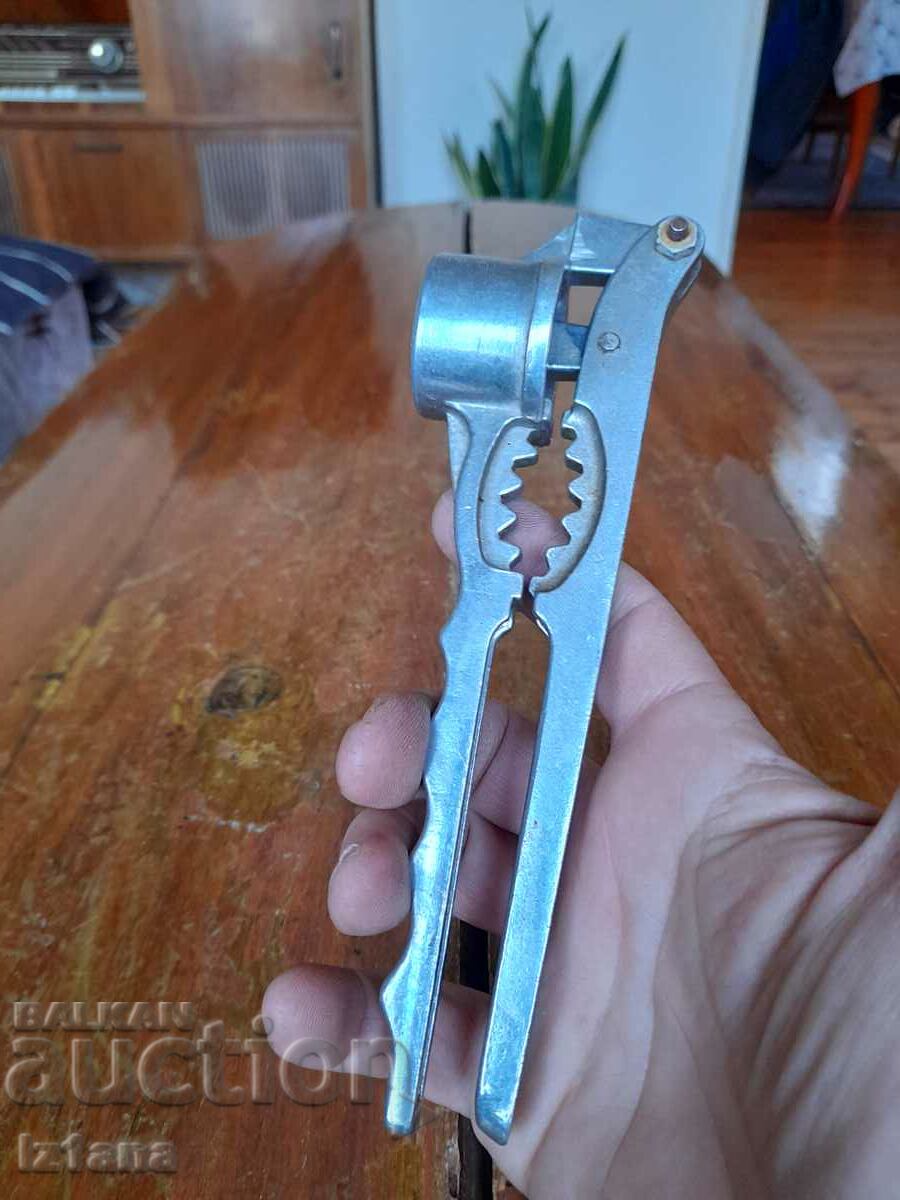 Old aluminum garlic press with price 24.00 BGN | € 12.27