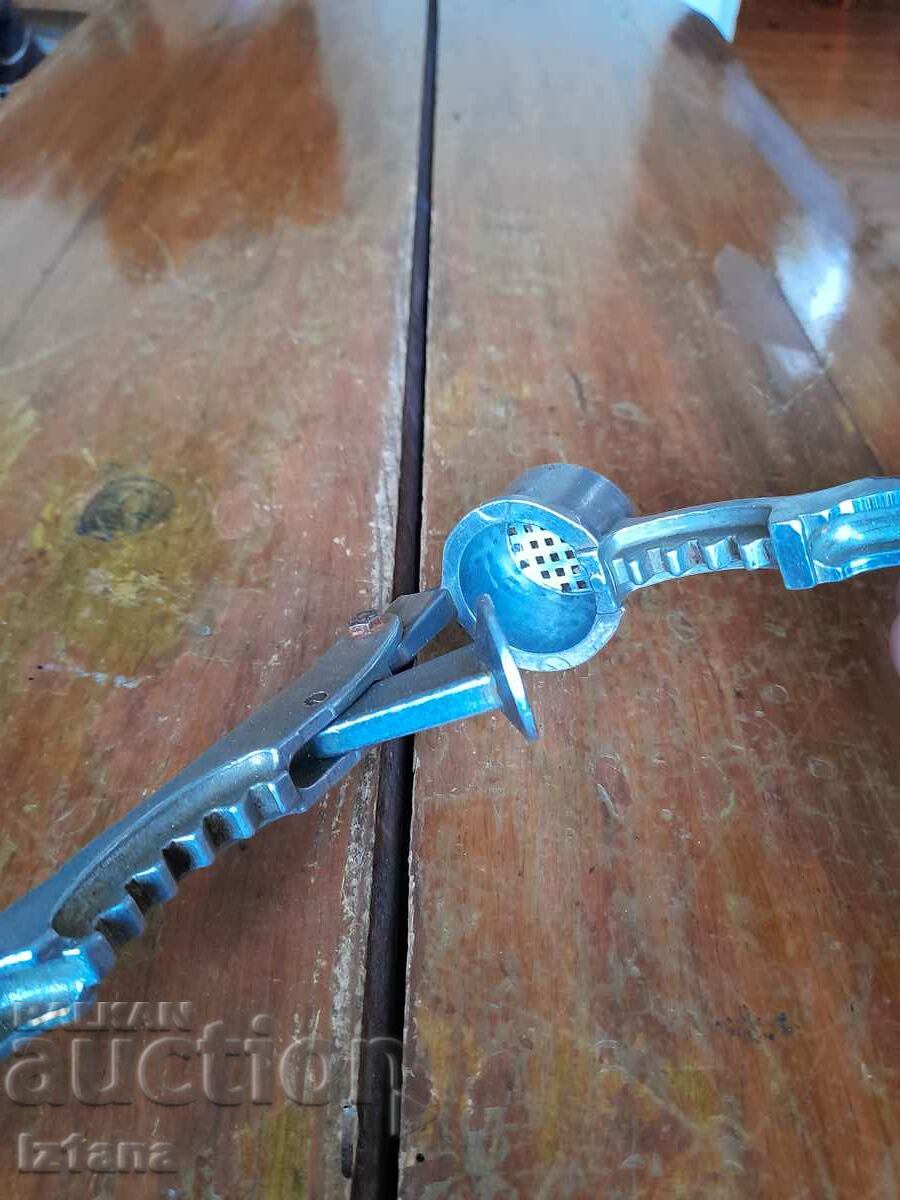 Old aluminum garlic press - 5