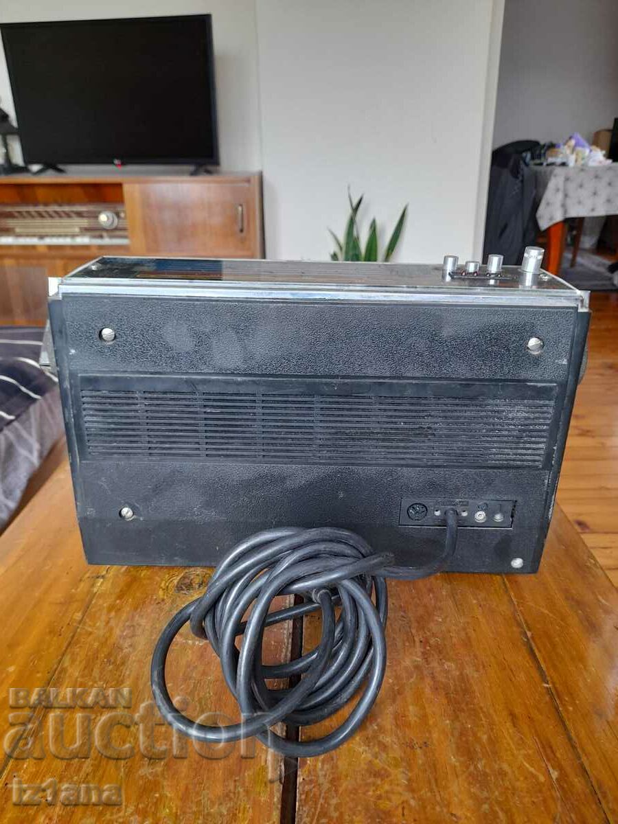 Delivery of Old radio, radio receiver VEF Spidola 230-1