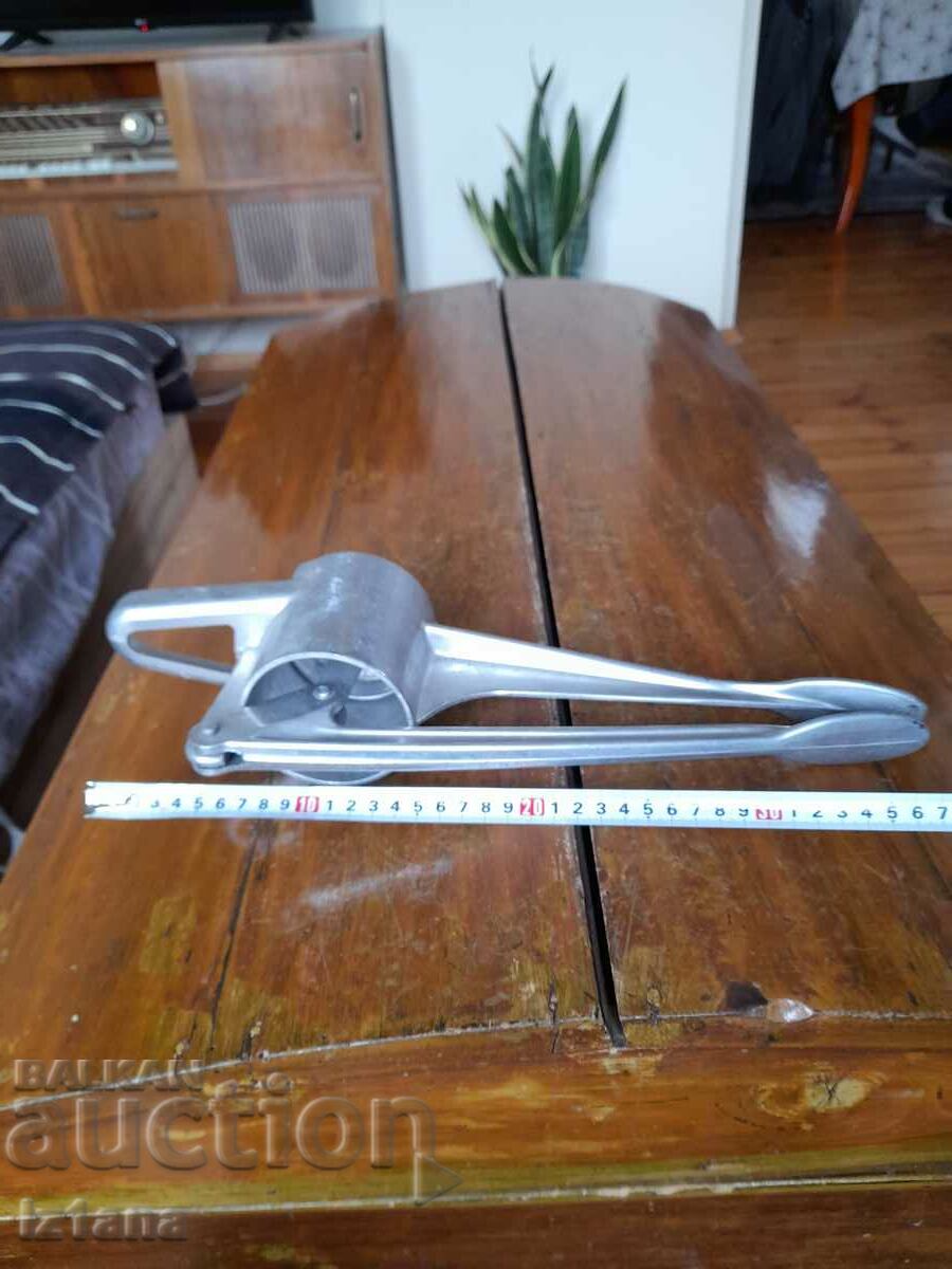 Auction  Old potato press