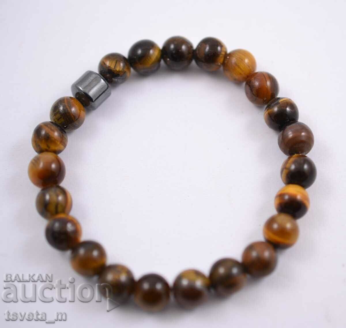 Bracelet with natural stones on a rubber band