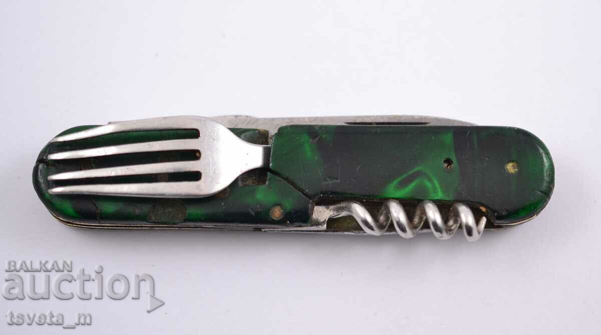 Pocket knife with 6 tools