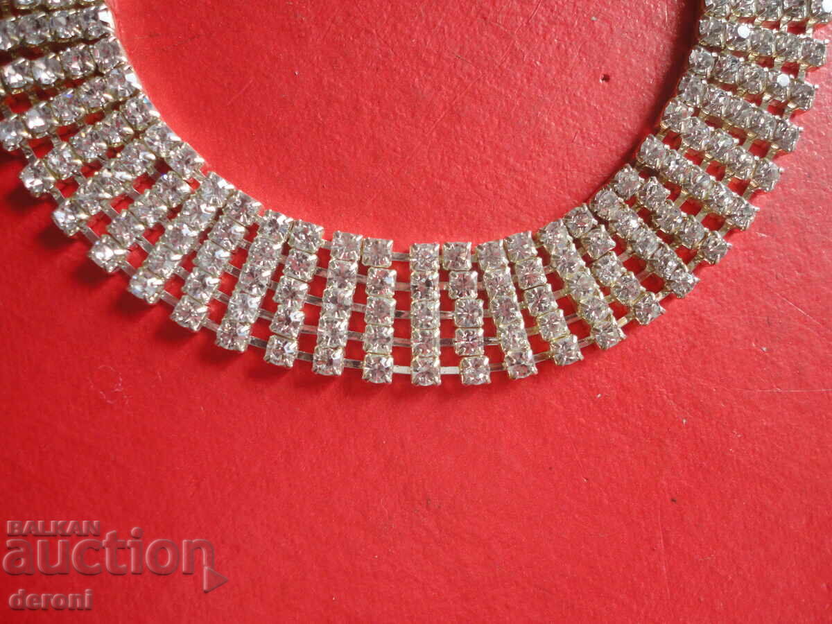 Delivery of Great necklace with 7 stones Delivery of Great necklace with 7 stones