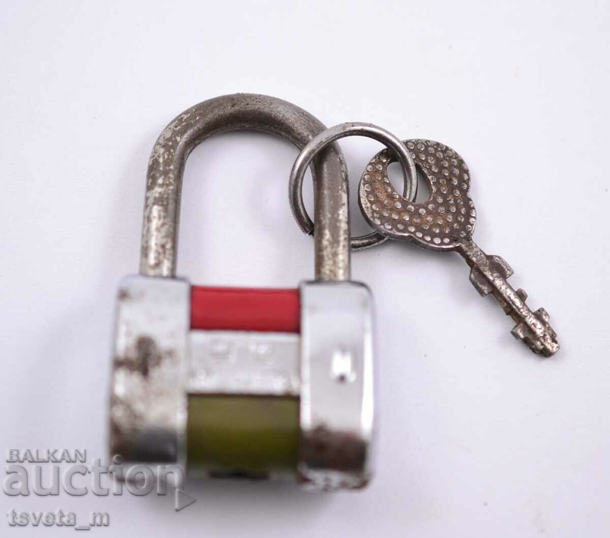 Antique padlock, made in Korea with price 5.00 BGN | € 2.56 Antique padlock, made in Korea with price 5.00 BGN | € 2.56