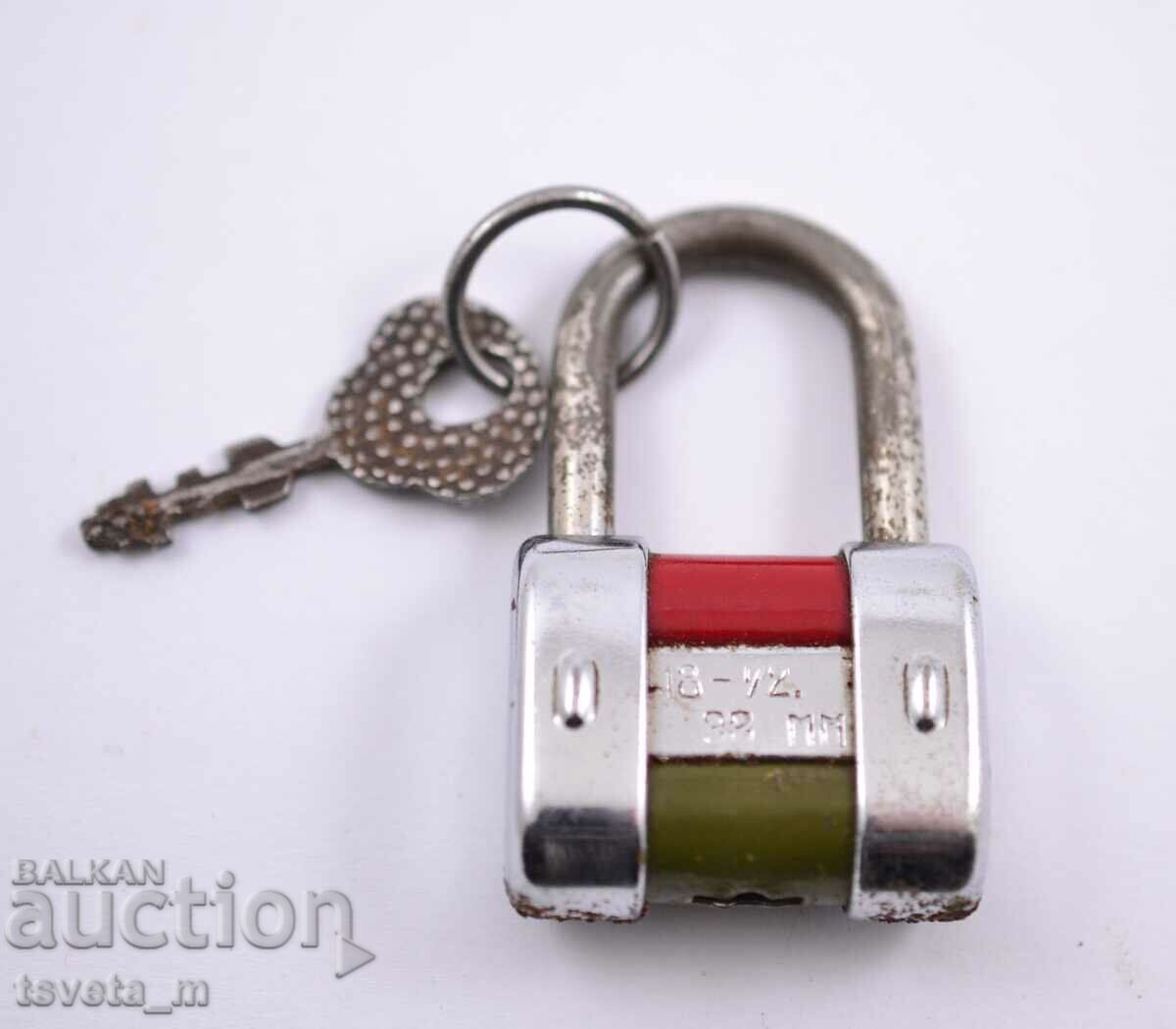 Delivery of Antique padlock, made in Korea Delivery of Antique padlock, made in Korea