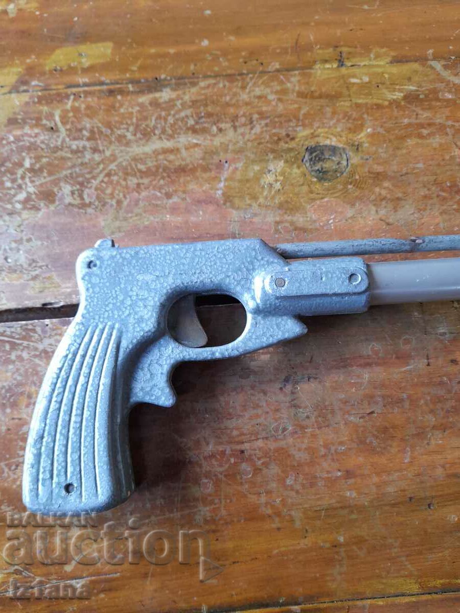 Auction  An old harpoon