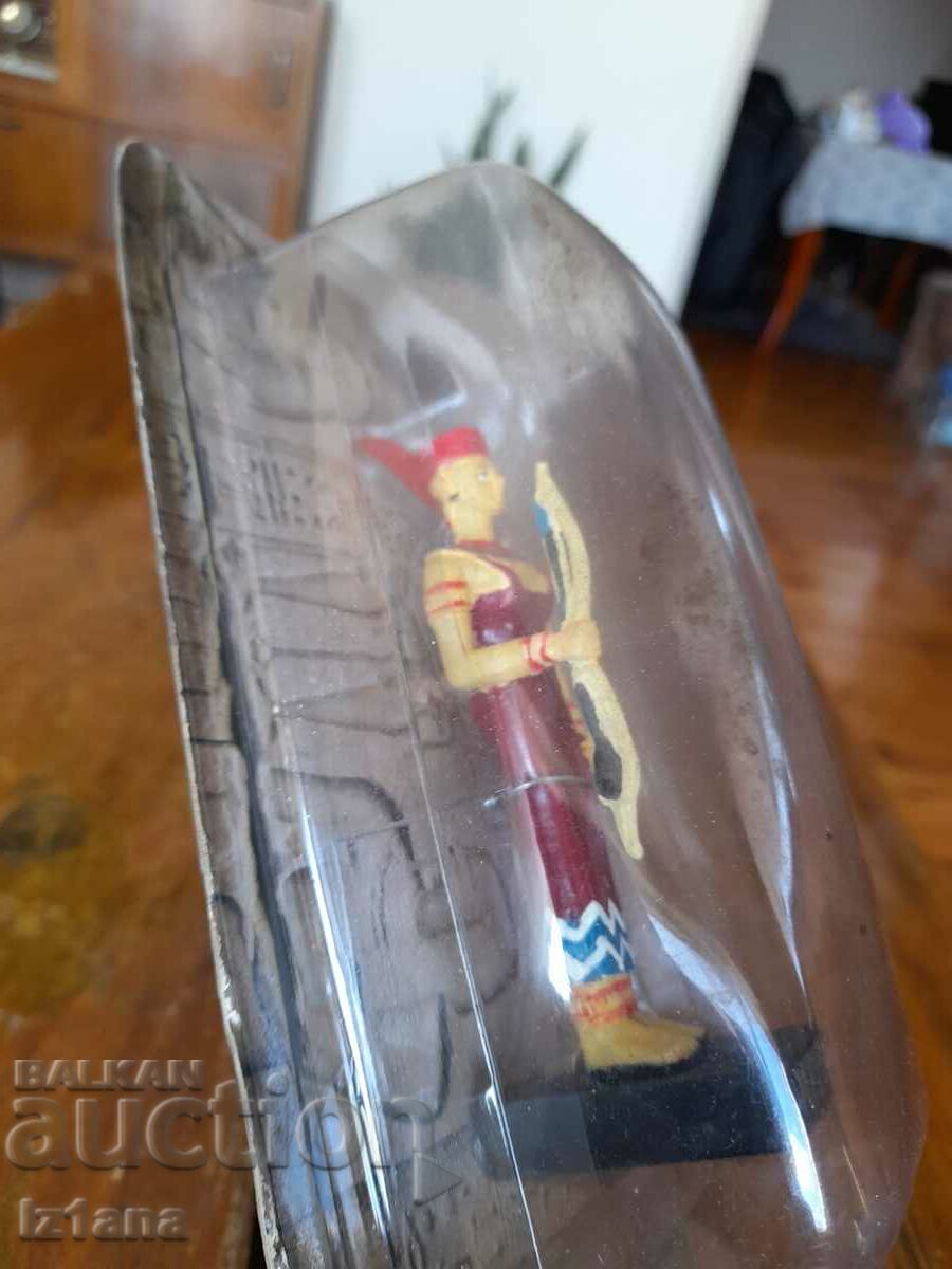 Delivery of Old figurine, Pharaoh Neith Delivery of Old figurine, Pharaoh Neith