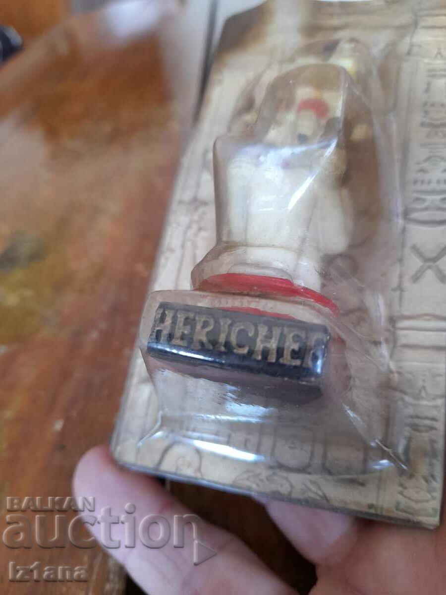 Old figurine, Pharaoh Herichef with price 42.00 BGN | € 21.47 Old figurine, Pharaoh Herichef with price 42.00 BGN | € 21.47