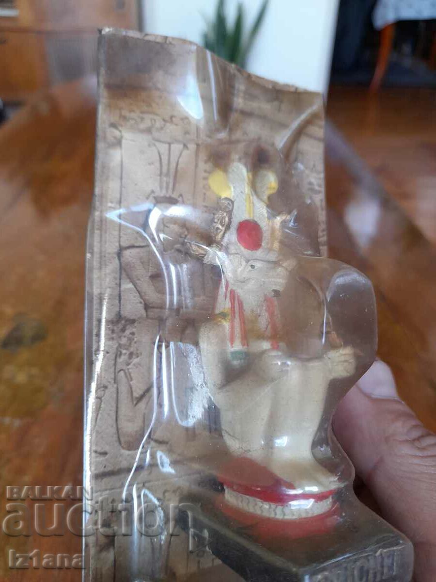 Delivery of Old figurine, Pharaoh Herichef Delivery of Old figurine, Pharaoh Herichef