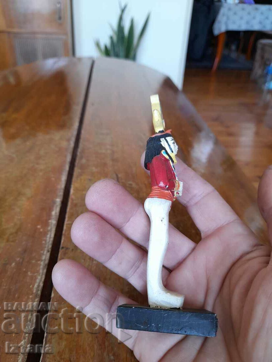 Delivery of Old figurine, pharaoh Sokaris Delivery of Old figurine, pharaoh Sokaris