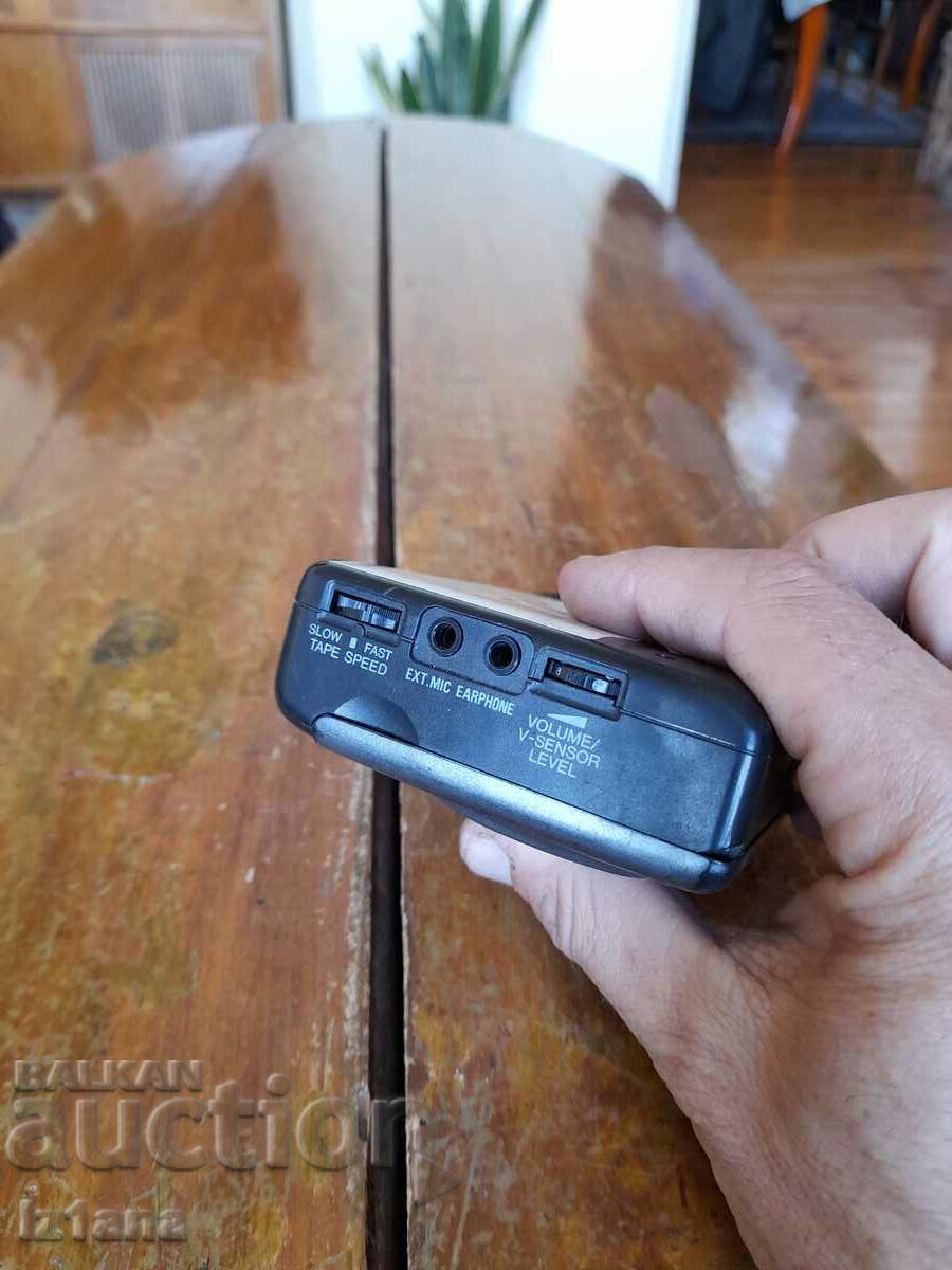 Auction  Old Aiwa voice recorder