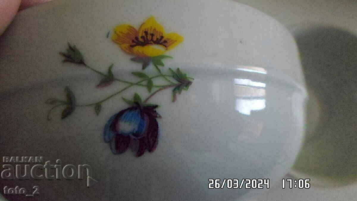 Delivery of SET OF 3 OLD PORCELAIN CUPS - DISCOUNT! Delivery of SET OF 3 OLD PORCELAIN CUPS - DISCOUNT!