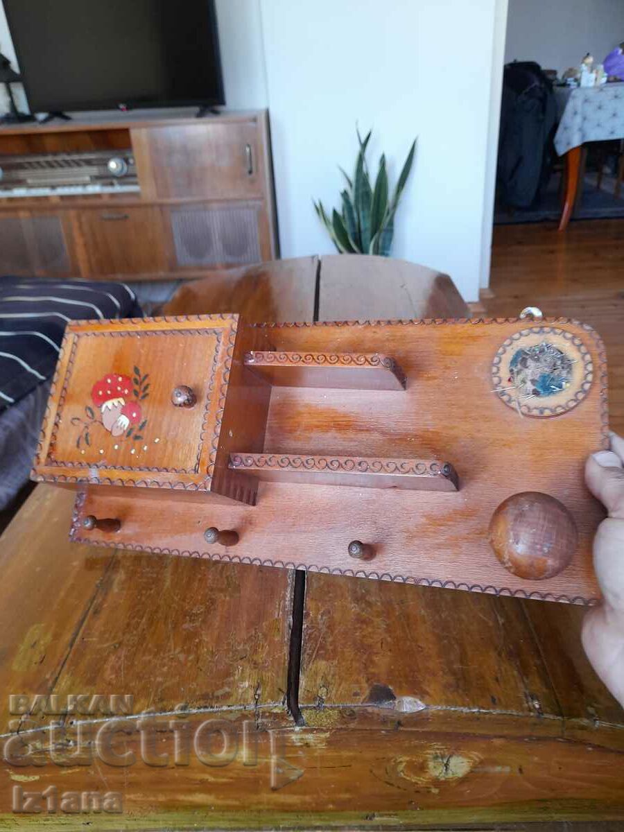 Auction  Old stand, shelf, shelf