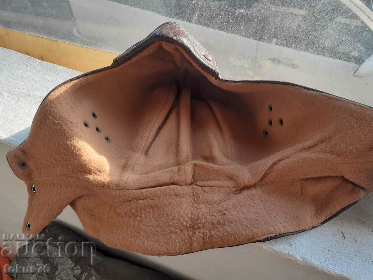 Delivery of Great leather pilot helmet bonnet VSV Delivery of Great leather pilot helmet bonnet VSV