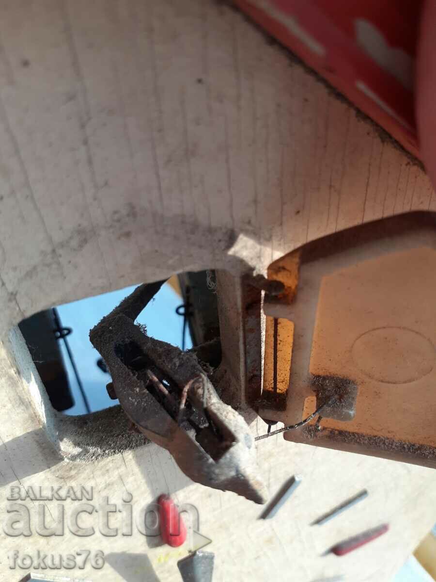 Auction Unique - a very old Russian cuckoo clock Auction Unique - a very old Russian cuckoo clock