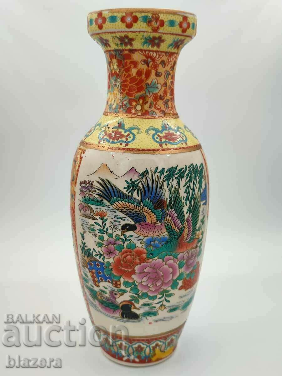 Vaza din portelan chinezesc