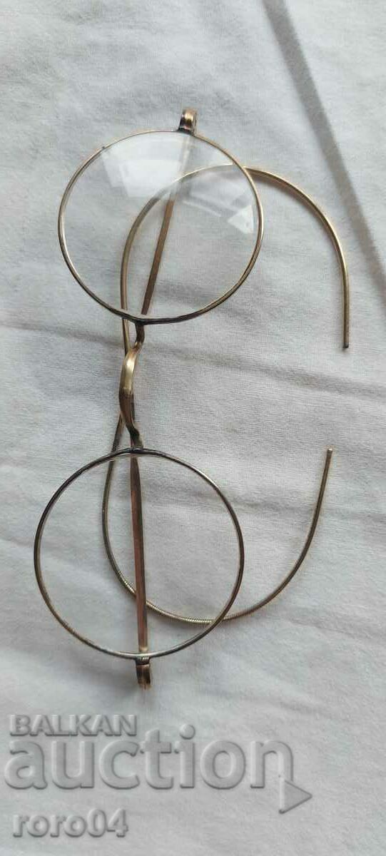 Auction GLASSES - CASE - JOHN LENNON Auction GLASSES - CASE - JOHN LENNON