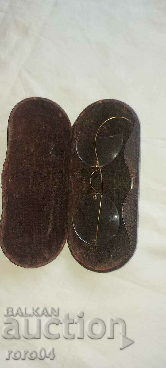 GLASSES - CASE - JOHN LENNON