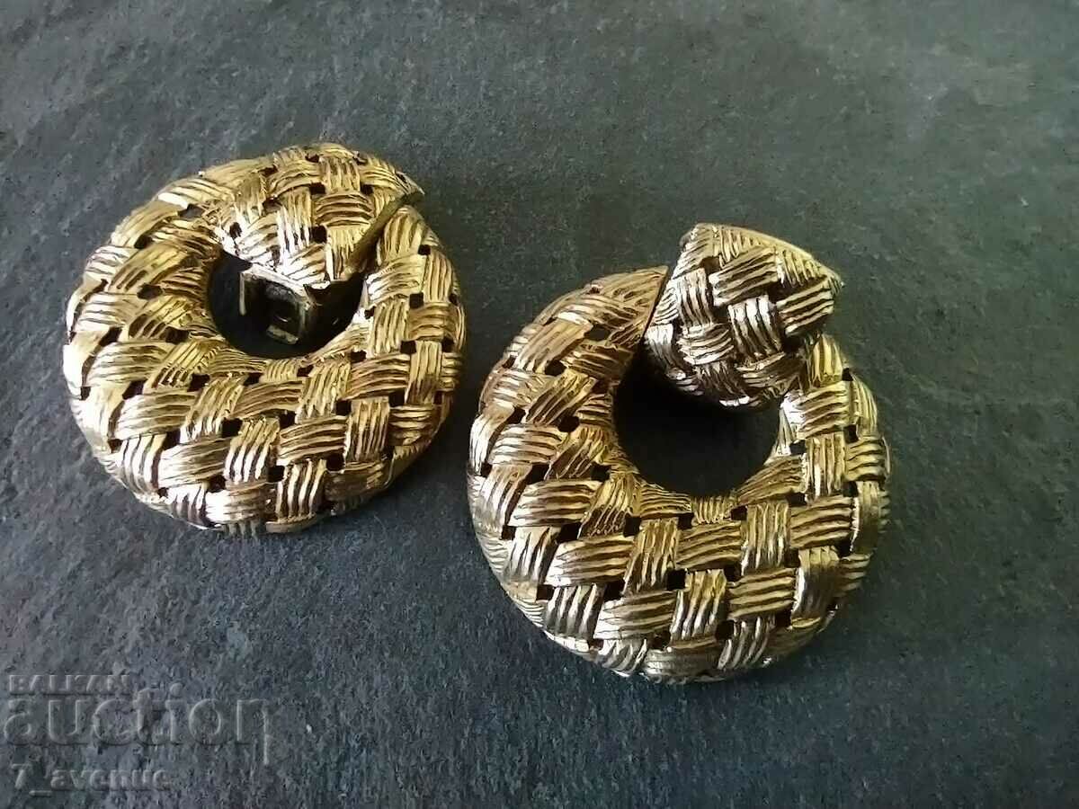Clip on earrings, gold plating, very beautiful and huge, 27.03.2024 with price 159.00 BGN | € 81.30 Clip on earrings, gold plating, very beautiful and huge, 27.03.2024 with price 159.00 BGN | € 81.30