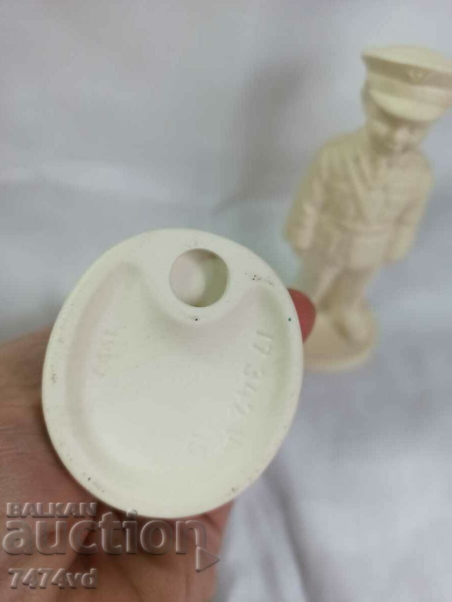 Delivery of Rare Goebel biscuit figures 1997.