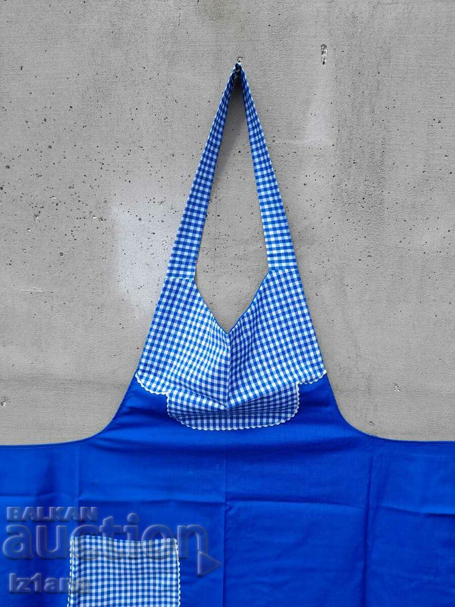 Μια παλιά ποδιά με τιμή 22.00 BGN | € 11.25 Μια παλιά ποδιά με τιμή 22.00 BGN | € 11.25