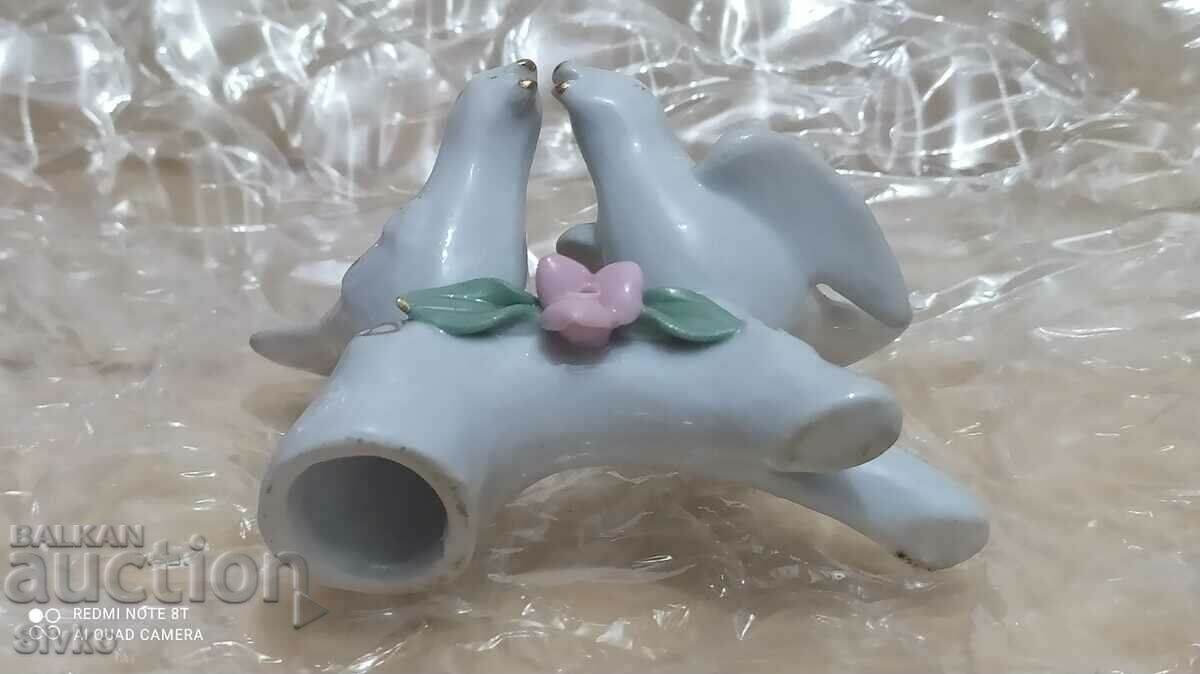 Figure porcelain, pigeons, mark - 6 Figure porcelain, pigeons, mark - 6