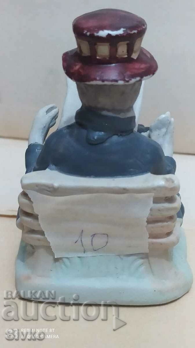 Figure porcelain, reading man, mark - 6 Figure porcelain, reading man, mark - 6