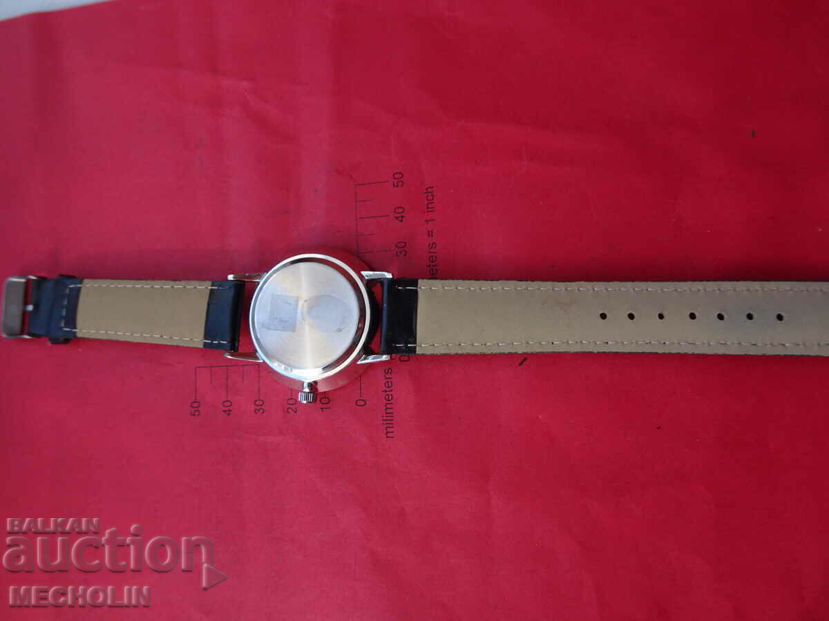 EIGER QUARTZ CLOCK - 5 EIGER QUARTZ CLOCK - 5