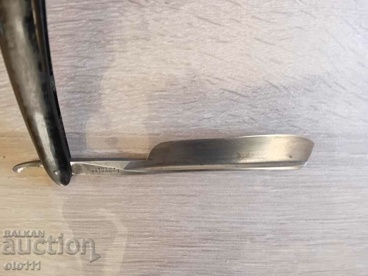 AN OLD SHAVER - 6 AN OLD SHAVER - 6