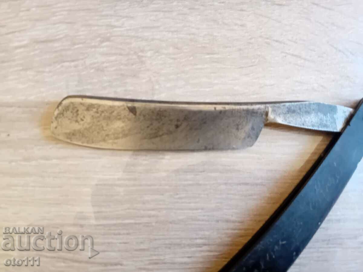 Auction AN OLD SHAVER Auction AN OLD SHAVER